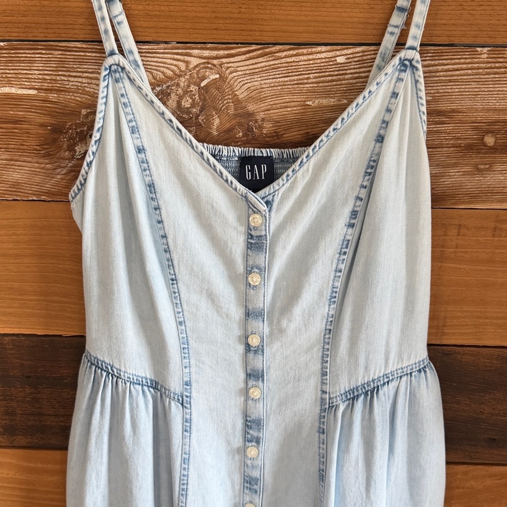 GAP light wash denim midi dress - Picture 3 of 6